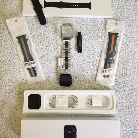 Apple Watch Series 5 - Picture 3 of 16